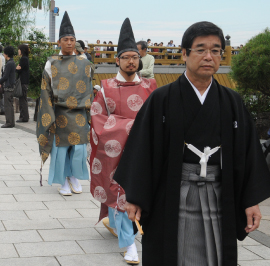 通円茶屋は吉川英治の小説「宮本武蔵」にも出てきますが、創業は平安時代末の永暦元年（西暦1160年）にさかのぼります。